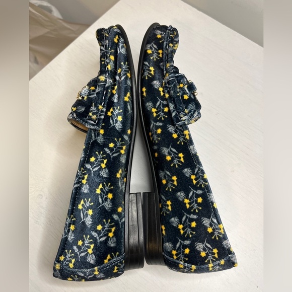CAbi Carnaby Navy Floral Velvet Loafers style 6005 size 8 - Picture 6 of 9